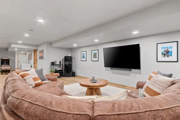 $799,900 | 532 Royal Saint Pats Drive, Wrightstown, WI 54180