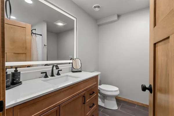 $799,900 | 532 Royal Saint Pats Drive, Wrightstown, WI 54180