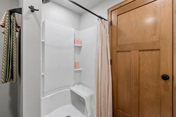 $799,900 | 532 Royal Saint Pats Drive, Wrightstown, WI 54180