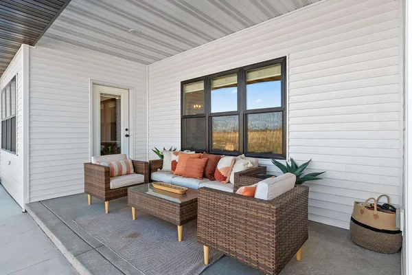 $799,900 | 532 Royal Saint Pats Drive, Wrightstown, WI 54180