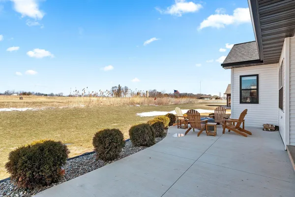 $799,900 | 532 Royal Saint Pats Drive, Wrightstown, WI 54180