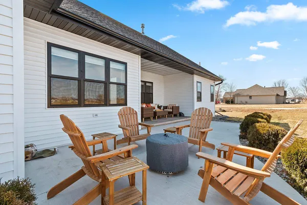 $799,900 | 532 Royal Saint Pats Drive, Wrightstown, WI 54180