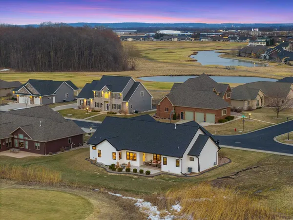 $799,900 | 532 Royal Saint Pats Drive, Wrightstown, WI 54180