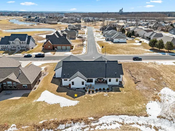 $799,900 | 532 Royal Saint Pats Drive, Wrightstown, WI 54180