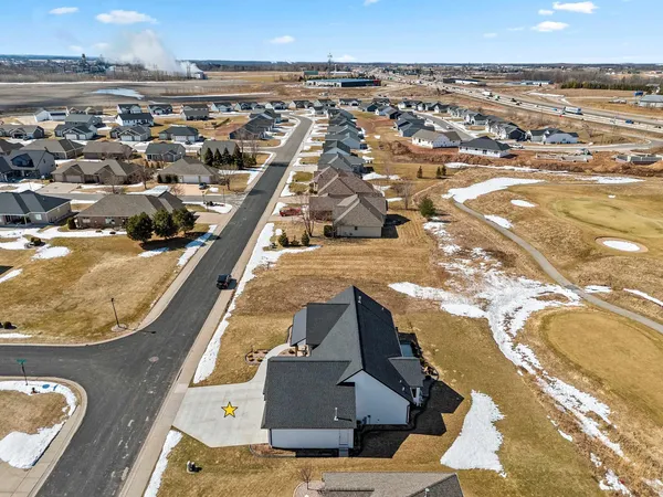 $799,900 | 532 Royal Saint Pats Drive, Wrightstown, WI 54180