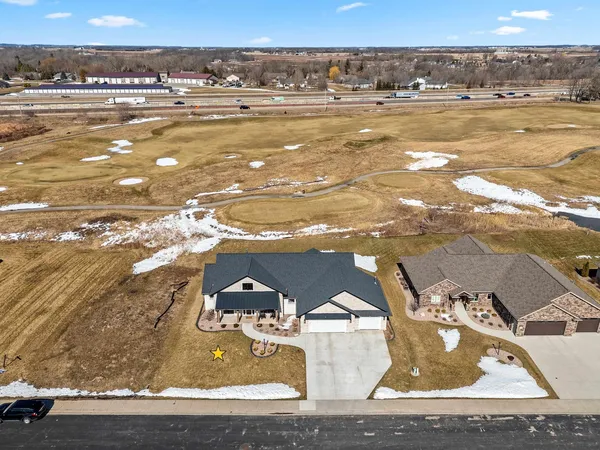 $799,900 | 532 Royal Saint Pats Drive, Wrightstown, WI 54180