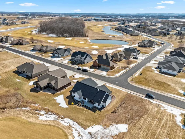 $799,900 | 532 Royal Saint Pats Drive, Wrightstown, WI 54180