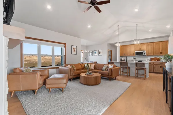 $799,900 | 532 Royal Saint Pats Drive, Wrightstown, WI 54180