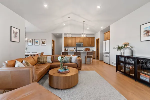 $799,900 | 532 Royal Saint Pats Drive, Wrightstown, WI 54180