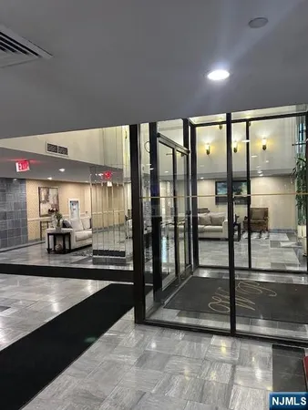 $3,100 | 316 Prospect Avenue, Unit 5C, Hackensack, NJ 07601