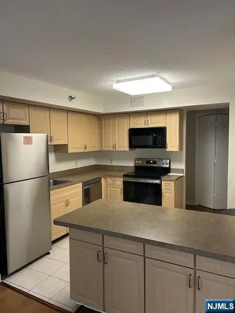 $3,100 | 316 Prospect Avenue, Unit 5C, Hackensack, NJ 07601