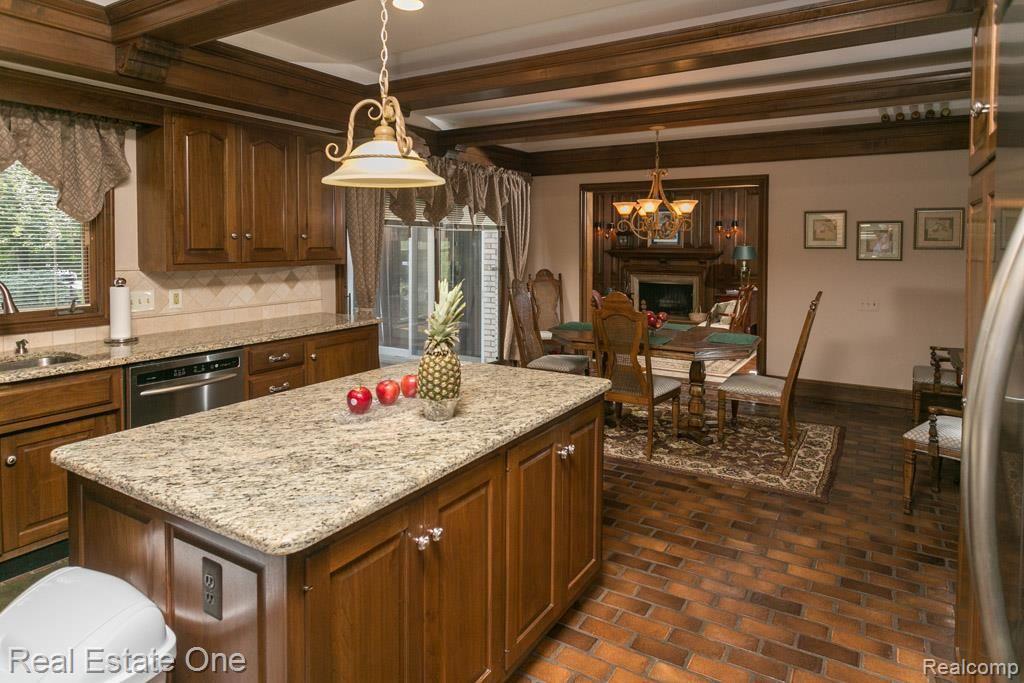 5941 Southgate Road Rochester, MI 48306 - Photo 21 of 72 5941SouthgateRd-19.jpg