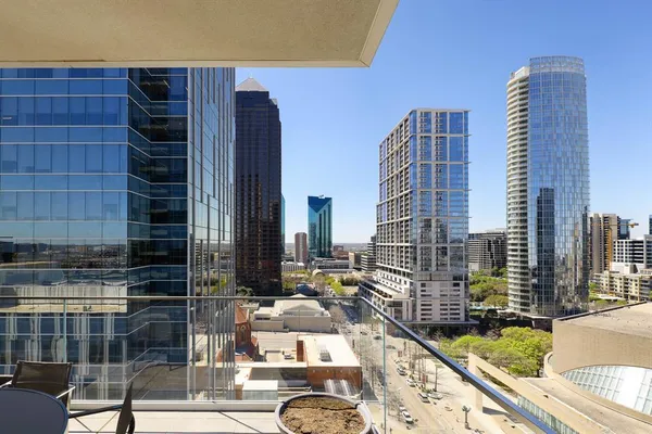 a picture of city view