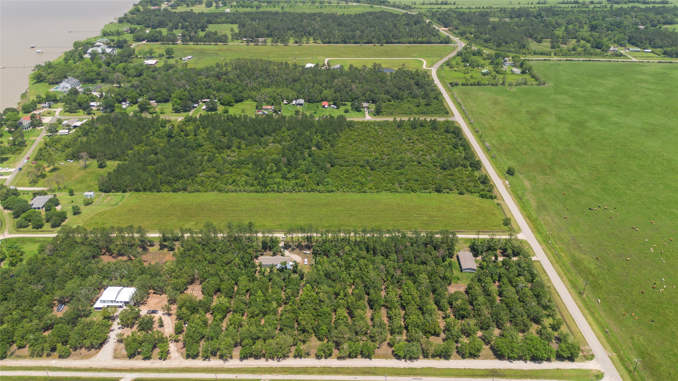 4427 West Bayshore Road Anahuac, TX 77514 - Photo 4 of 7