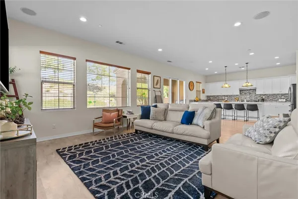 $1,150,000 | 27624 Solana Way, Saugus, CA 91350