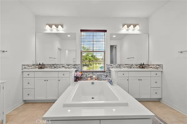 $1,150,000 | 27624 Solana Way, Saugus, CA 91350