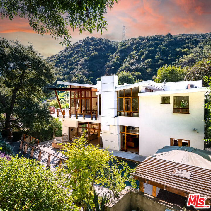 3600 Mandeville Canyon Road Los Angeles, CA 90049 - Photo 1 of 59
