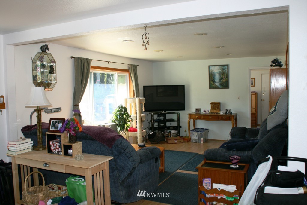 825 218th Street Southwest Bothell, WA 98021 - Photo 5 of 22