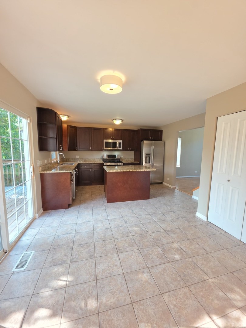 159 Wildwood Road Algonquin, IL 60102 - Photo 15 of 35 Gallery Image 15