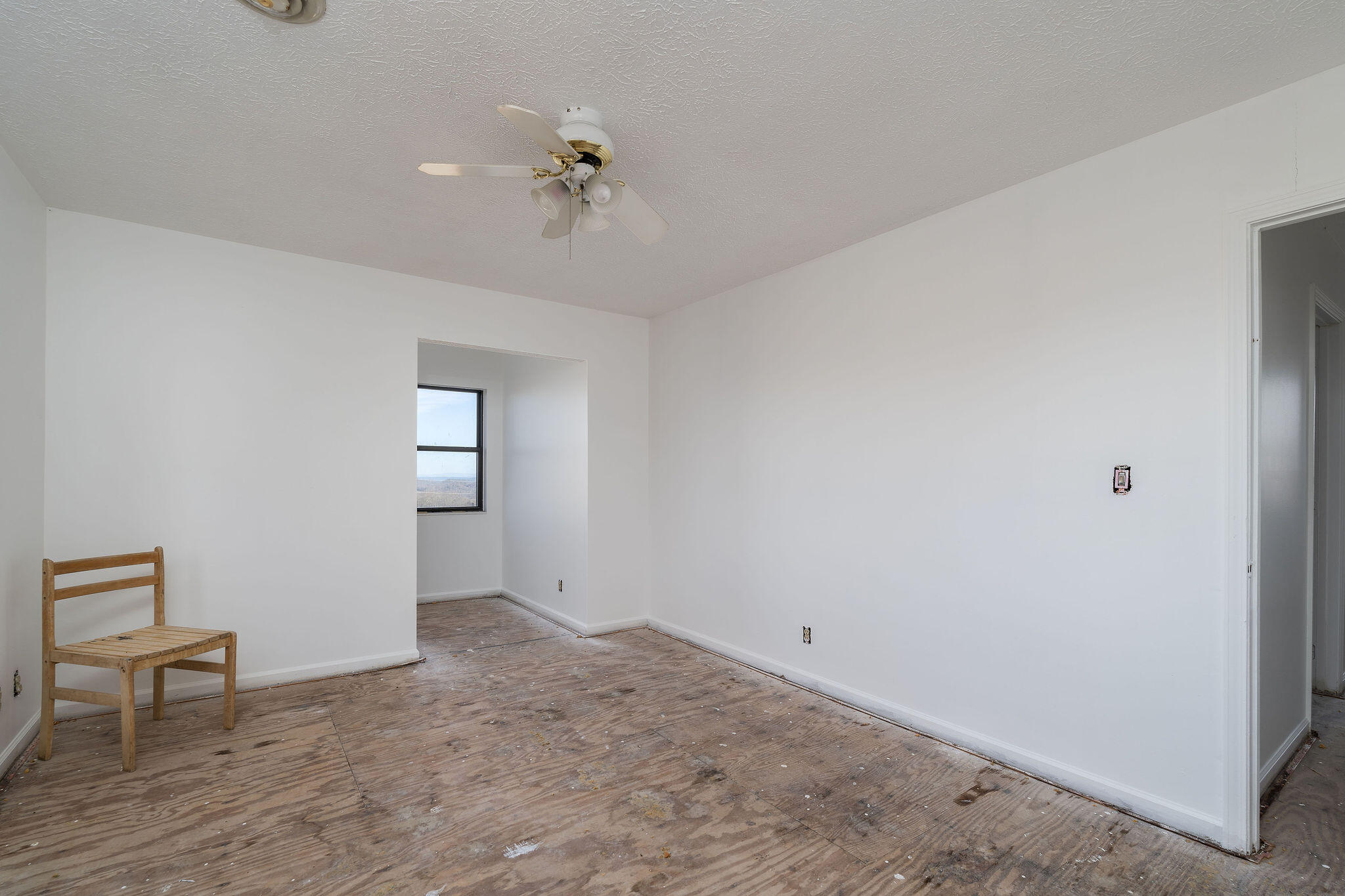 295 Cobb Road Surgoinsville, TN 37873 - Photo 13 of 20 DSC08461-Edit