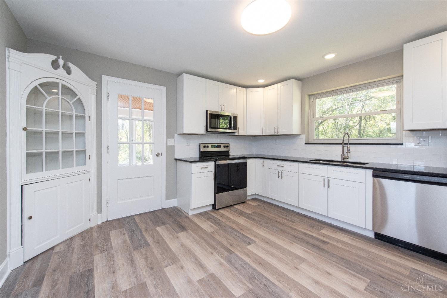 4265 Hutchinson Road Cincinnati, OH 45248 - Photo 6 of 46 Gallery Image 6