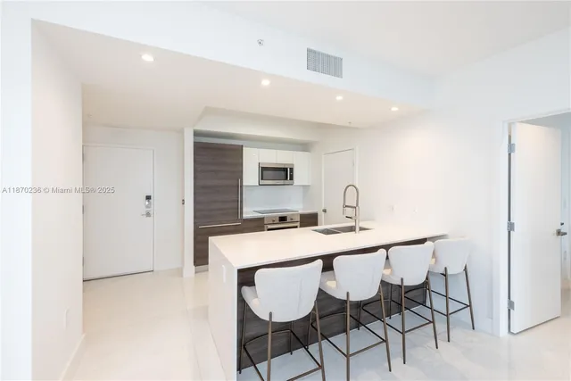 $945,000 | 301 Altara Avenue, Unit 619, Coral Gables, FL 33146