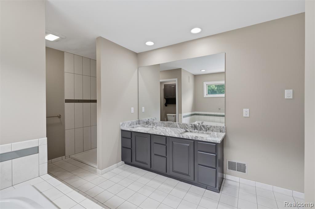 462 Gulley Road Howell, MI 48843 - Photo 26 of 55 Gallery Image 26