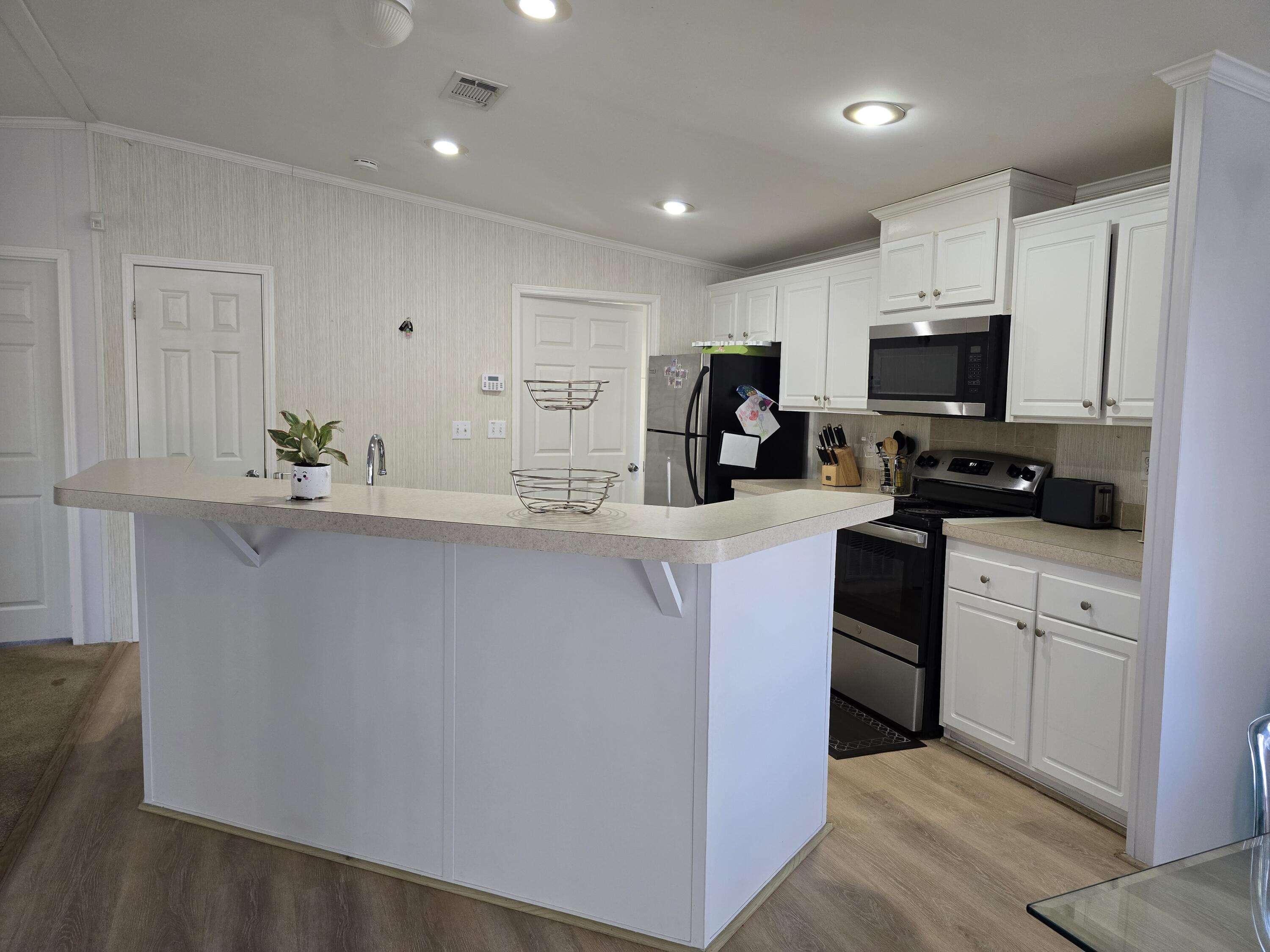 22890 Neptune Road Boca Raton, FL 33428 - Photo 7 of 27 20260207_091145