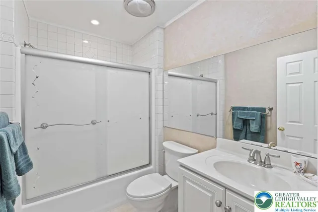 $649,500 | 4741 Pinehurst Circle, Center Valley, PA 18034