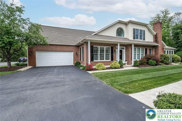 $649,500 | 4741 Pinehurst Circle, Center Valley, PA 18034