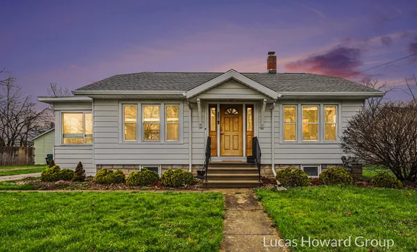 $176,000 | 116 North Douglas Avenue, Three Rivers, MI 49093