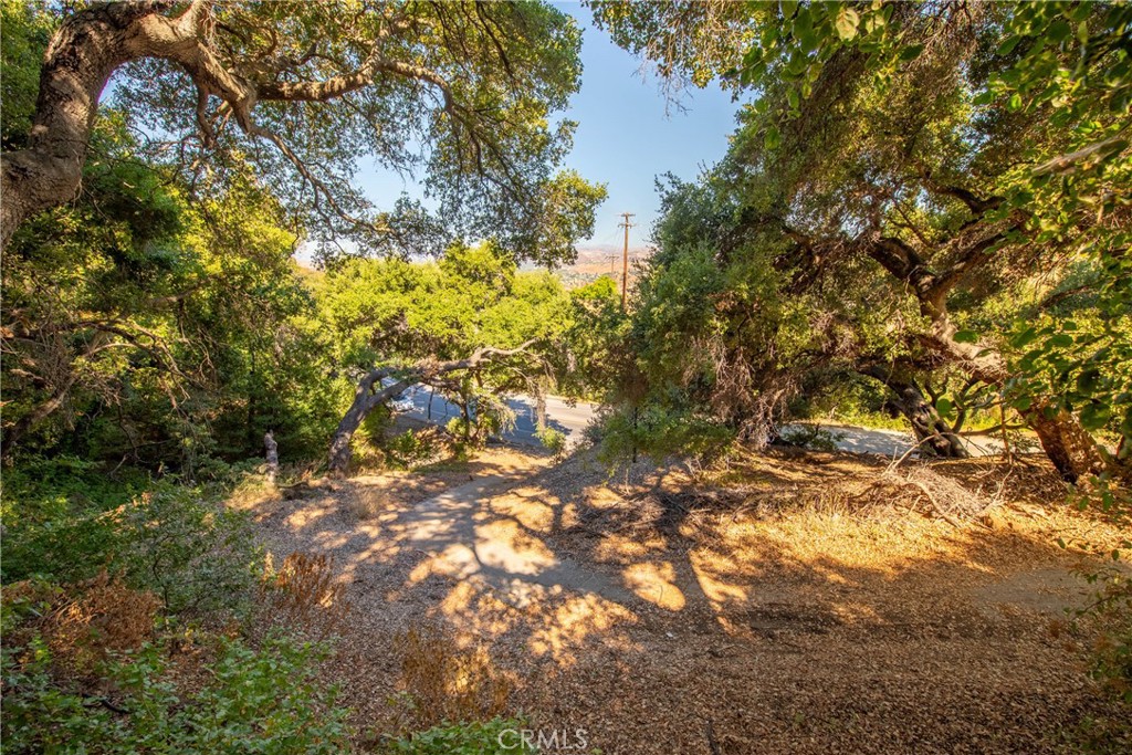 7210 Santa Susana Pass Road Simi Valley, CA 93063 - Photo 12 of 32
