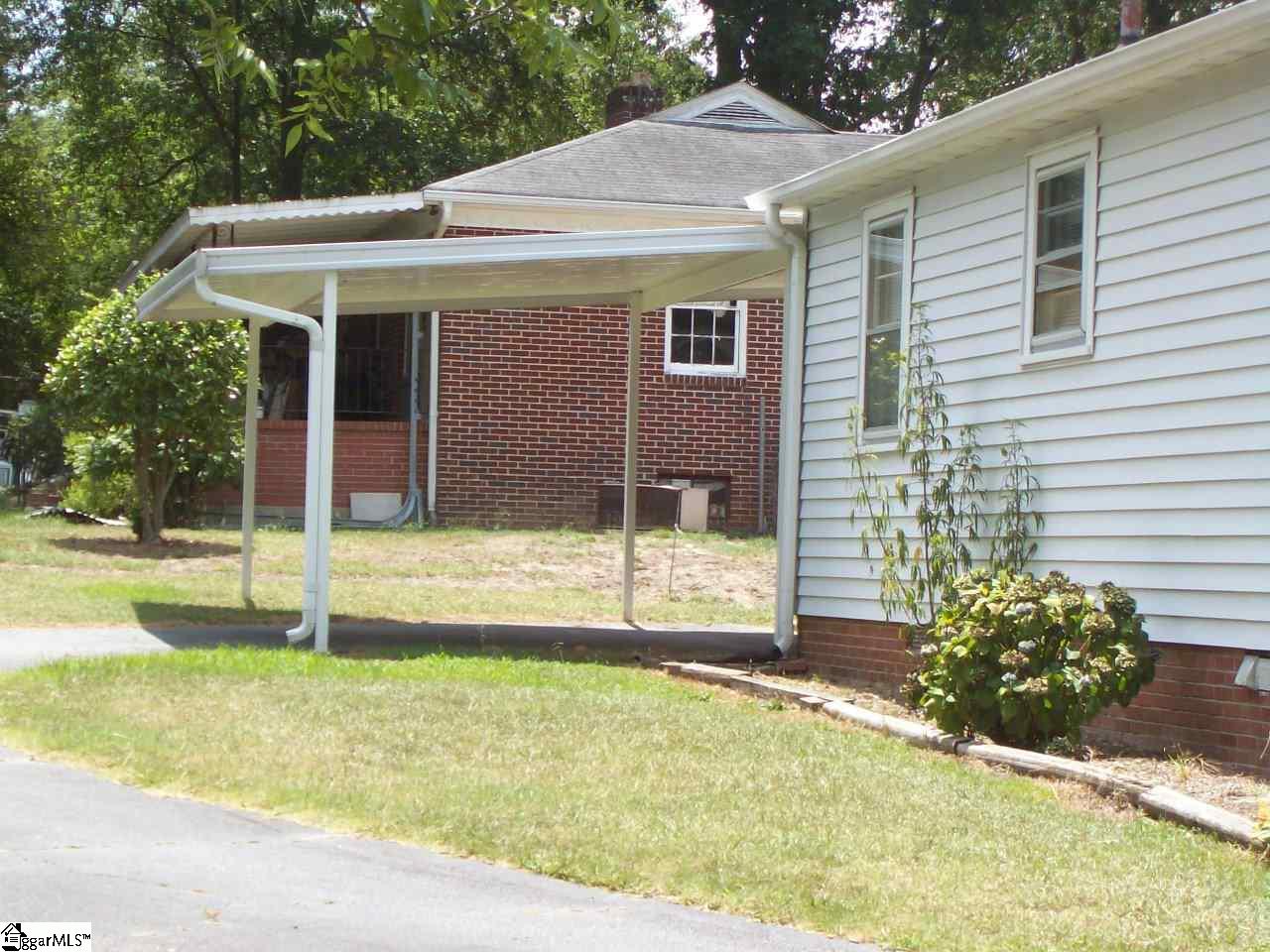 107 South Watson Road Taylors, SC 29687 - Photo 4 of 17 Gallery Image 4