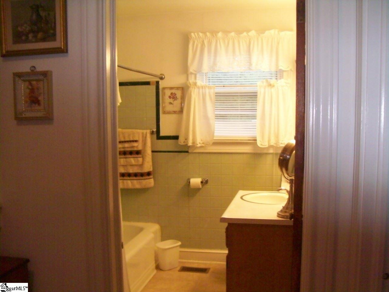 107 South Watson Road Taylors, SC 29687 - Photo 10 of 17 Gallery Image 10