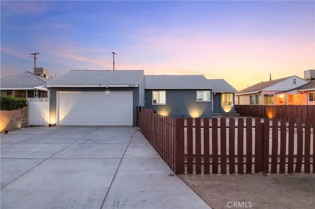 $390,000 | 38609 Ladelle Avenue, Palmdale, CA 93550