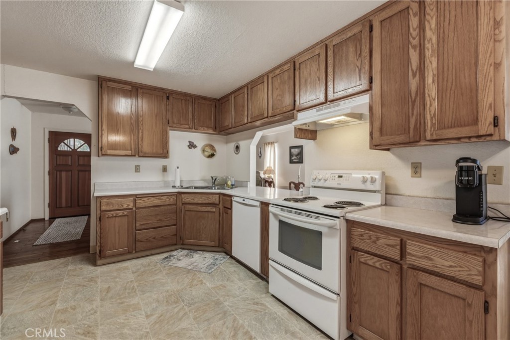 15243 Austin Road Clearlake, CA 95422 - Photo 13 of 34 Gallery Image 13