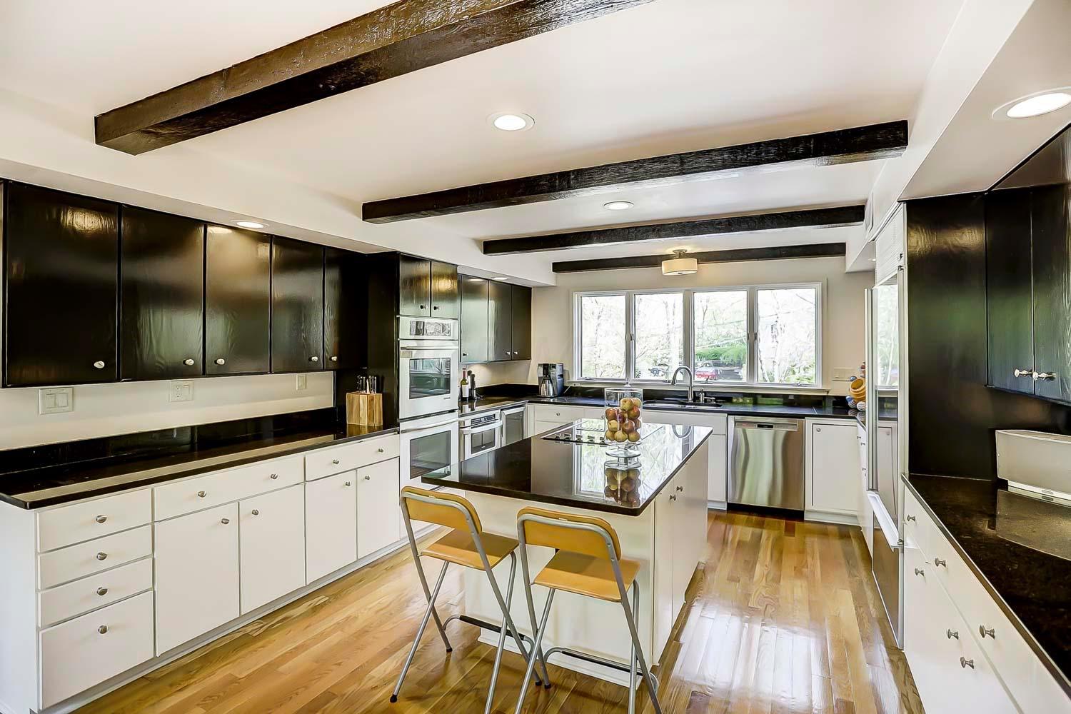 2691 Lear Road Columbus, OH 43220 - Photo 8 of 25