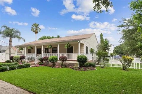 $549,000 | 1 Charlotte Drive, New Orleans, LA 70122