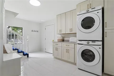 $549,000 | 1 Charlotte Drive, New Orleans, LA 70122