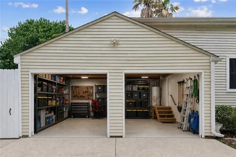 $549,000 | 1 Charlotte Drive, New Orleans, LA 70122