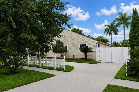 $549,000 | 1 Charlotte Drive, New Orleans, LA 70122