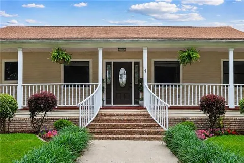 $549,000 | 1 Charlotte Drive, New Orleans, LA 70122