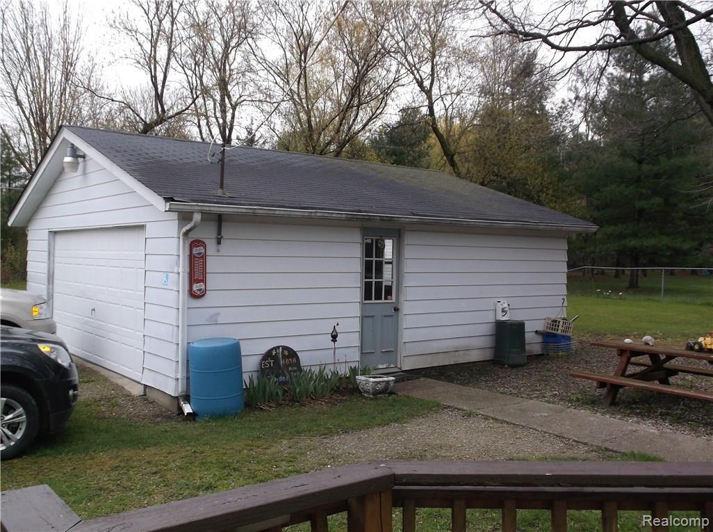 2537 Bowers Road Lapeer, MI 48446 - Photo 16 of 18 DSCF0206.JPG