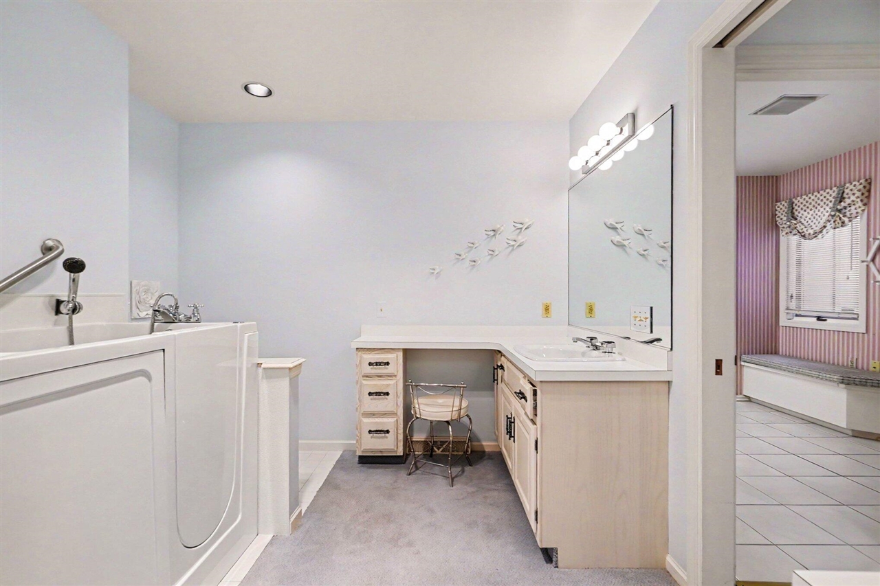640 Cascade Hills-Ridge Southeast Grand Rapids, MI 49546 - Photo 17 of 35