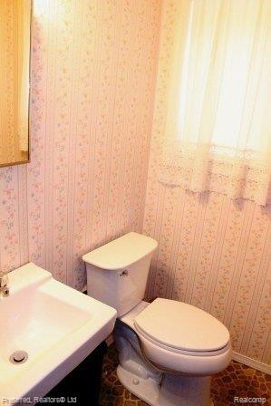 5705 Wedgewood Road Canton, MI 48187 - Photo 8 of 15 Powder Room.JPG