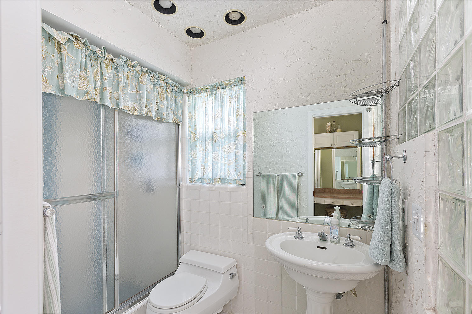 71 Southwest 11th Court Boca Raton, FL 33486 - Photo 13 of 24 13_Masterbath