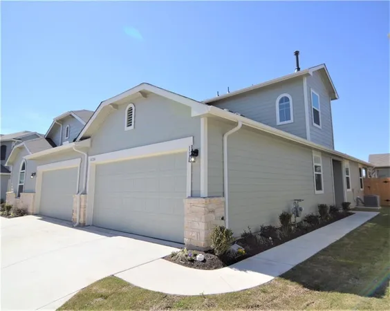 $1,945 | 14204 Handel Drive, Unit 11A, Pflugerville, TX 78660