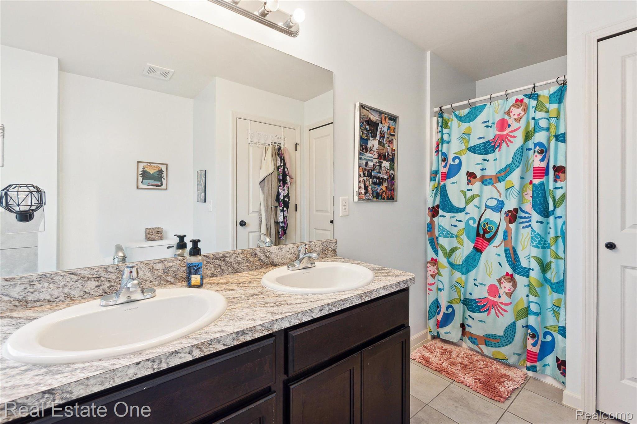 4136 Peach Tree Lane Howell, MI 48843 - Photo 23 of 42 dual sinks