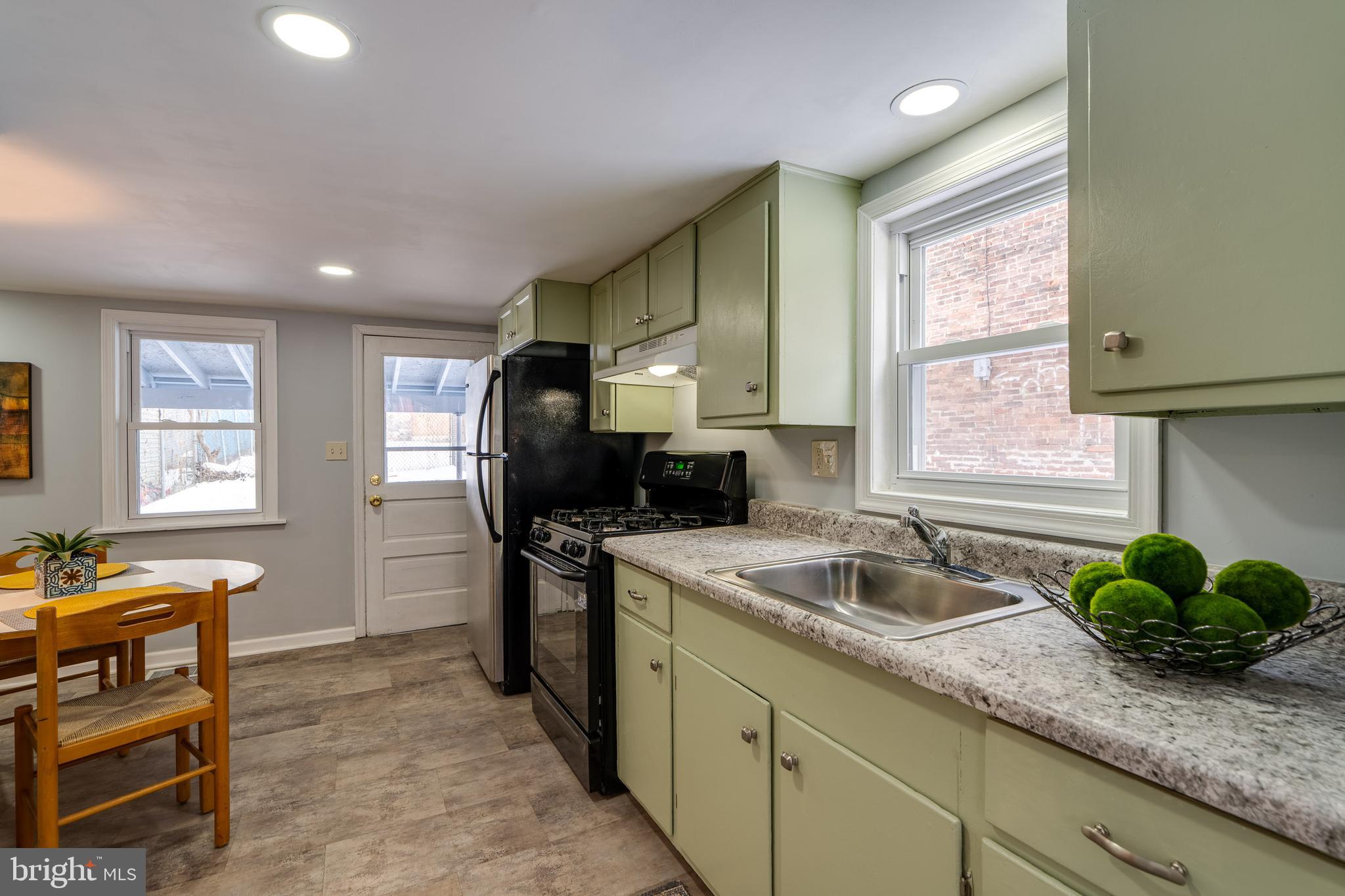 327 Beaver Street Lancaster, PA 17603 - Photo 5 of 17