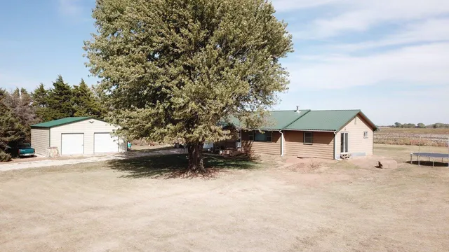 $270,000 | 622 South Caldwell Road, Mayfield, KS 67103